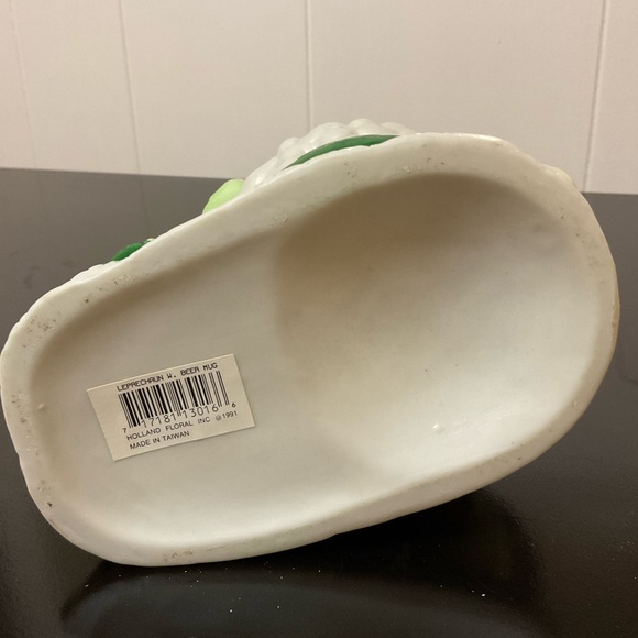 Vintage Holland Floral Ceramic Leprechaun with Beer Mug Figural Planter 1991 - Picture 6 of 7